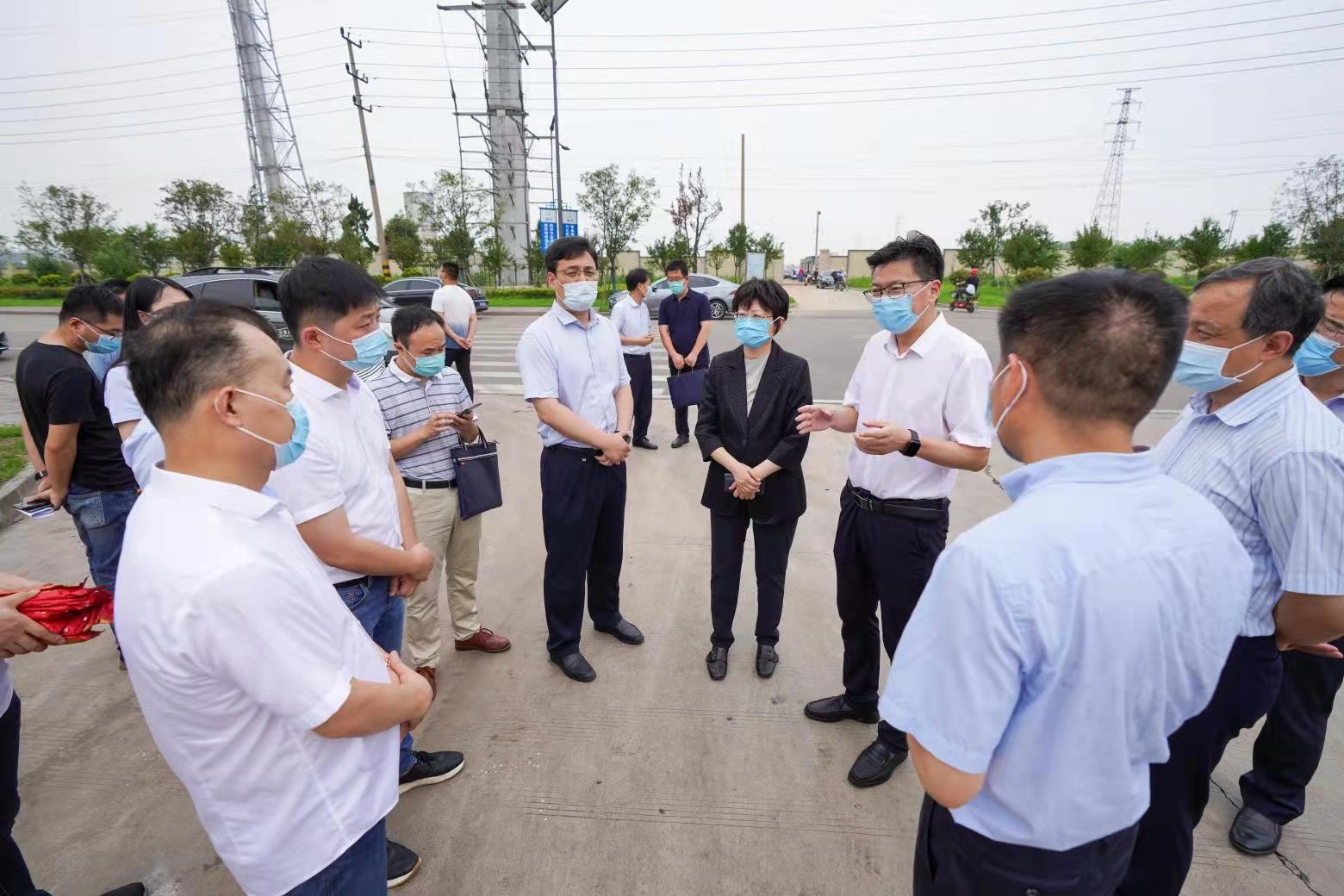 连云港市副市长张家炯一行莅临镔钢集团 调研指导疫情防控工作